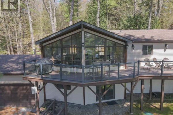 Kitchen - 1245 Mortimers Point Road, Muskoka Lakes, ON P0B1J0 Photo 4