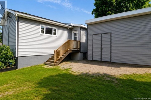 1245 St Theresa Crescent, Bathurst, NB E2A1K2 Photo 5