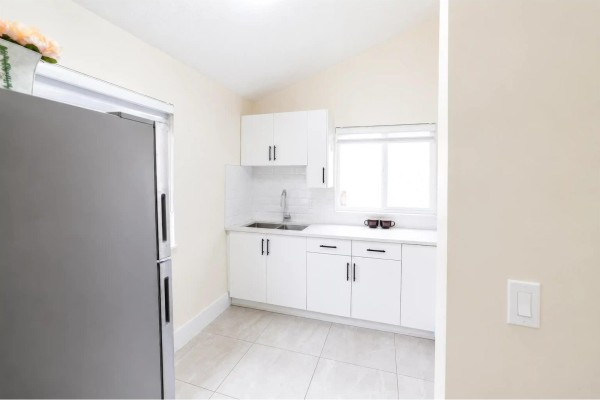 12458 76b Avenue, Surrey, BC V3W7W6 Photo 3