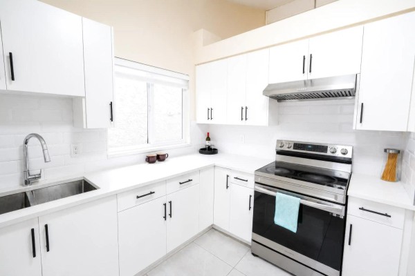 12458 76b Avenue, Surrey, BC V3W7W6 Photo 4