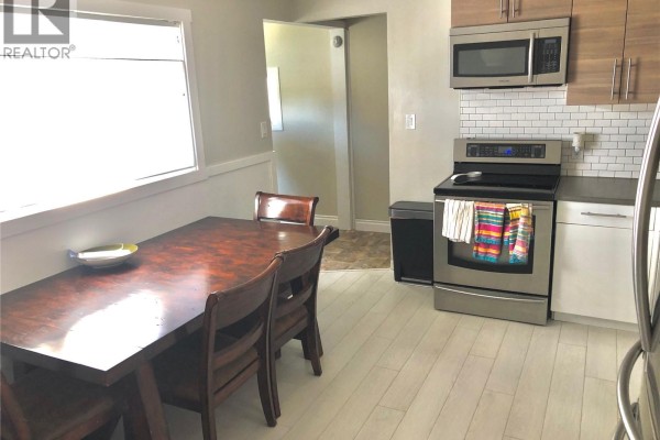 3pc Bathroom - 1246 8th Street, Estevan, SK S4A1H3 Photo 4