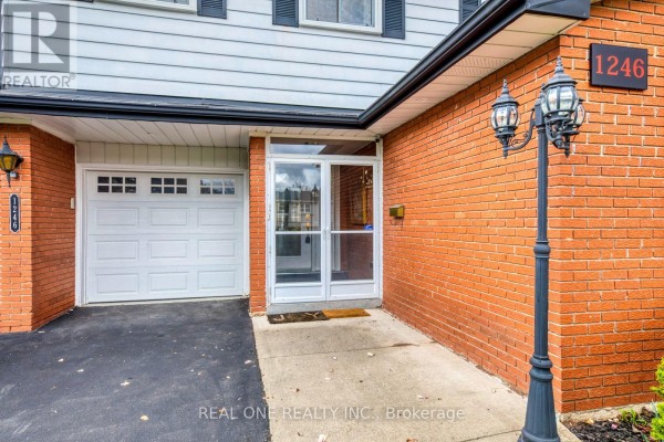 Primary Bedroom - 1246 Landfair Crescent, Oakville, ON L6H2N3 Photo 5