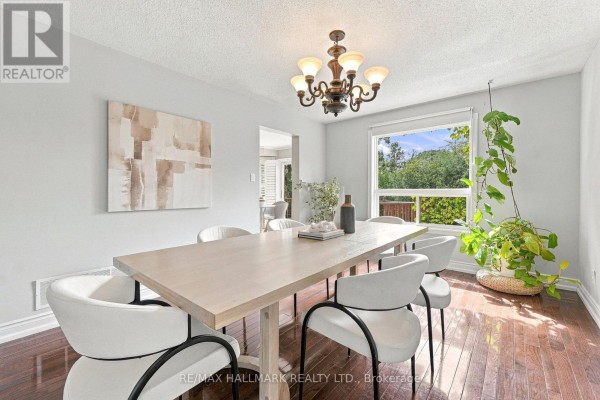 Kitchen - 1246 Winterbourne Drive, Oakville, ON L6J7G2 Photo 5