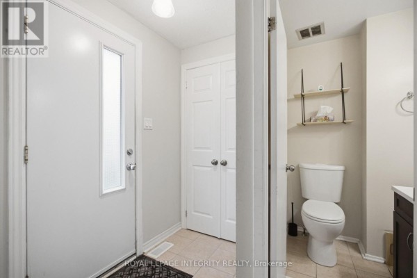 1248 Bethamy Lane, Ottawa, ON K1J8P4 Photo 4