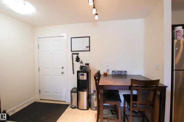 Kitchen - #125 920 156 St Nw, Edmonton, AB T6R0N6 Photo 3