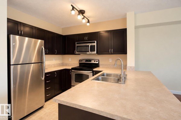 #125 920 156 St Nw, Edmonton, AB T6R0N6 Photo 5