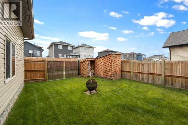 Primary Bedroom - 125 Beardsley Crescent, Fort Mcmurray, AB T9H2T5 Photo 5