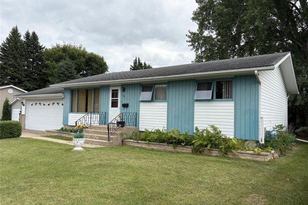 125 Dunfield Avenue, Dauphin
