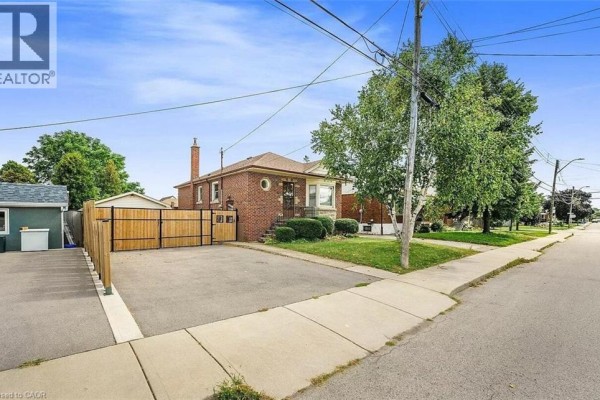 3pc Bathroom - 125 East 31st Street Unit# Lower, Hamilton, ON L8V3P3 Photo 2