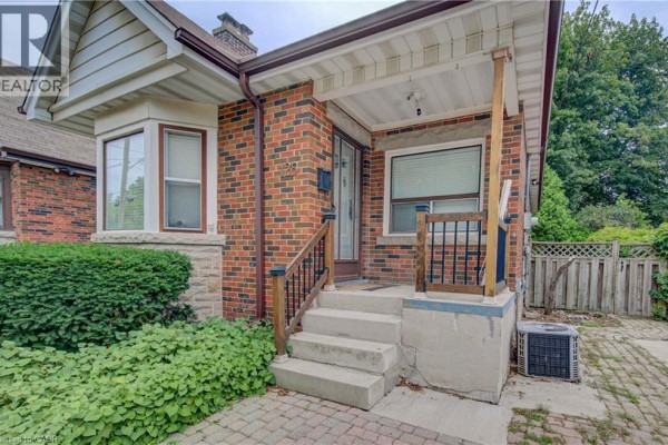 Laundry room - 125 Haddon Avenue S, Hamilton, ON L8S1X7 Photo 3