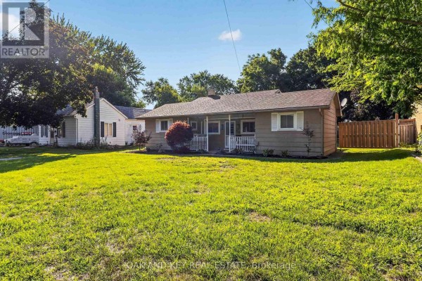 Kitchen - 125 Keefer Street, Strathroy Caradoc, ON N7G1E1 Photo 4