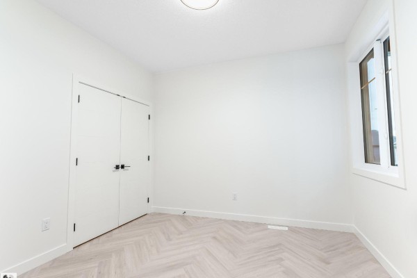 Primary Bedroom - 125 Lilac Cl, Leduc, AB T9E1R3 Photo 5