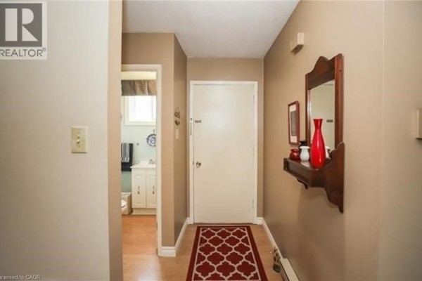 Foyer - 125 Livingston Avenue Unit# 4, Grimsby, ON L3M4S5 Photo 3
