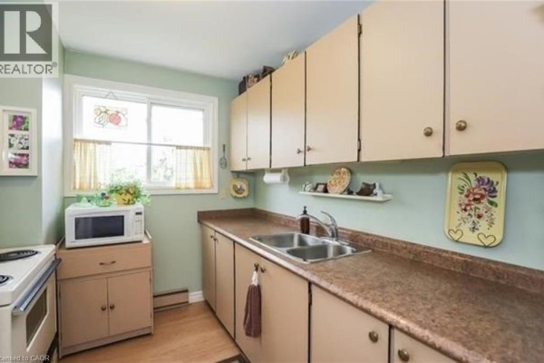 2pc Bathroom - 125 Livingston Avenue Unit# 4, Grimsby, ON L3M4S5 Photo 4