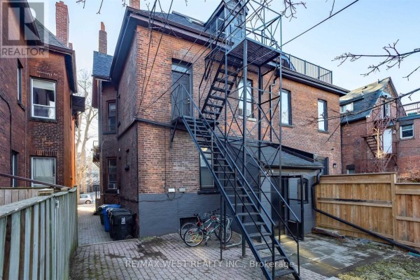 125 Madison Avenue, Toronto, ON M5R2S3 Photo 4