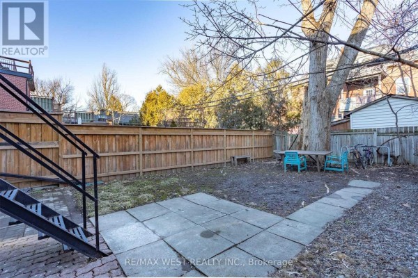 125 Madison Avenue, Toronto, ON M5R2S3 Photo 5
