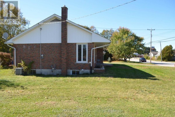 Bathroom - 125 Ottawa Avenue, South River, ON P0A1X0 Photo 3