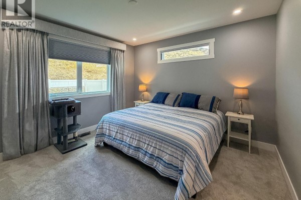 4pc Bathroom - 1250 Copper Road, Oliver, BC V0H1T5 Photo 4