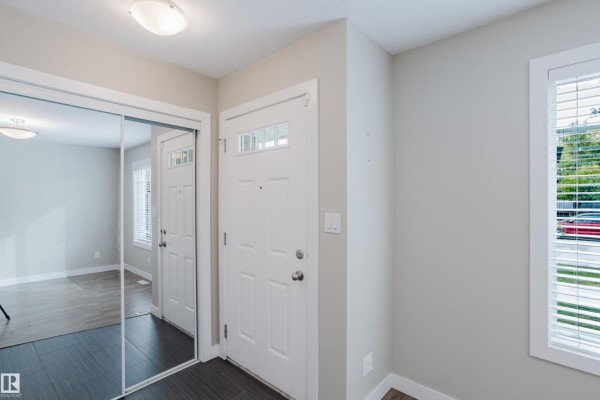 Primary Bedroom - 12504-12510 119 Av Nw, Edmonton, AB T5L2Z5 Photo 4