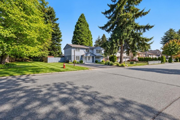 12513 91 Avenue, Surrey, BC V3V6B4 Photo 3