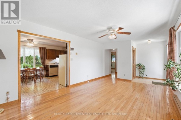 Sunroom - 12525 Nesbitt Road, North Dundas, ON K0C2K0 Photo 4