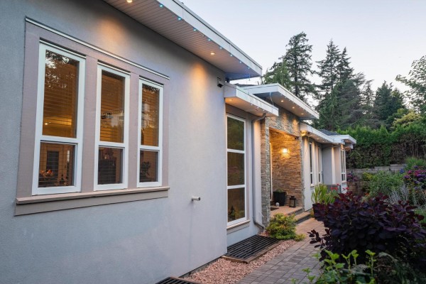 12528 52a Avenue, Surrey, BC V3X3K3 Photo 2