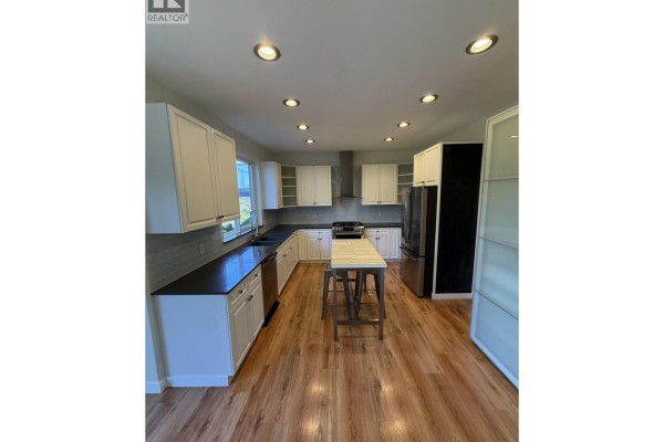 1253 Fletcher Way, Port Coquitlam, BC V3C6B5 Photo 4