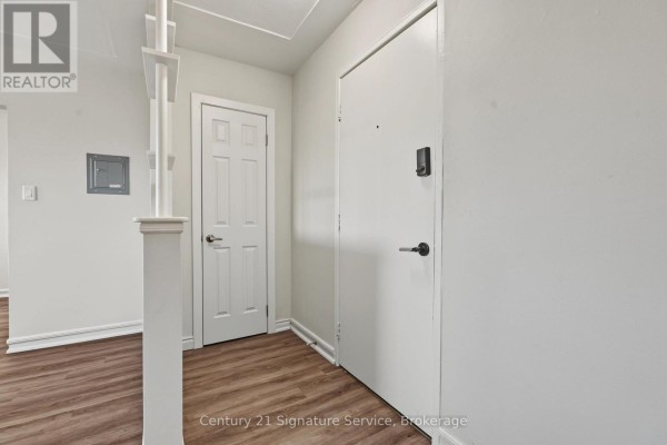 Bathroom - 1254 Fennell Avenue E, Hamilton, ON L8T1T4 Photo 4