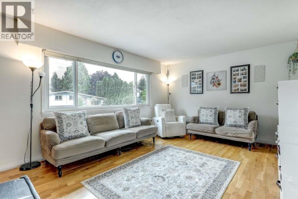 12547 Blackstock Street, Maple Ridge, BC V2X5N7 Photo 4