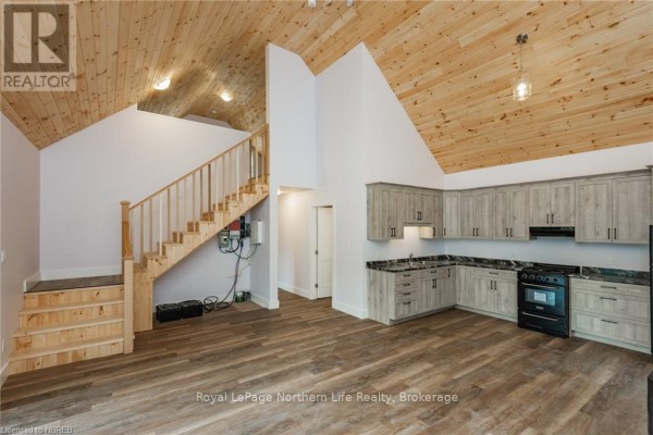 1255 Snake Creek Road, Mattawan, ON, photo 2