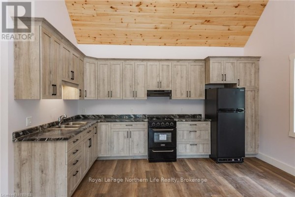 1255 Snake Creek Road, Mattawan, ON, photo 3