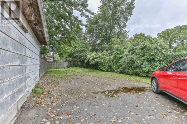 1255 Southdale Road E, London South, ON, photo 2