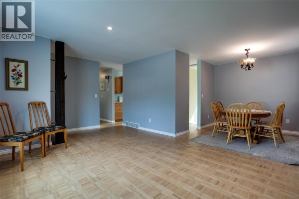 1257 Rio Drive, Kelowna, BC, photo 2