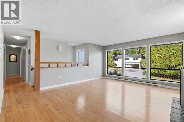 Ensuite - 1258 Rupert Rd, Ucluelet, BC V0R3A0 Photo 5