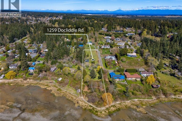 1259 Docliddle Rd, Comox, BC, photo 2