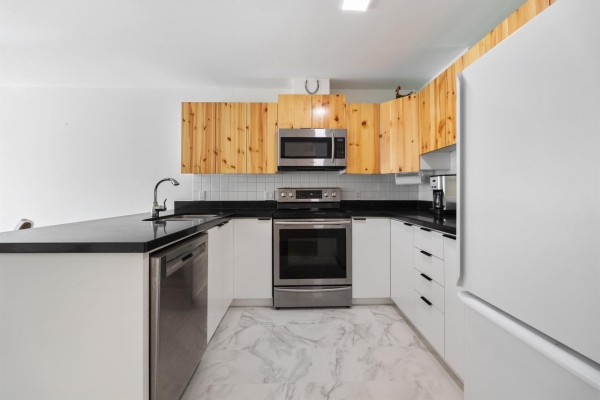 126 9045 Walnut Grove Drive, Langley, BC V1M2E1 Photo 5