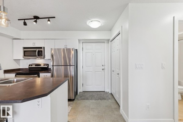 Kitchen - #126 920 156 St Nw Nw, Edmonton, AB T6R0N6 Photo 3