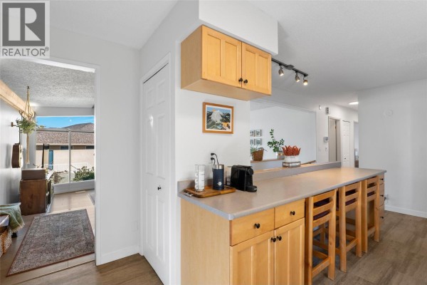 Kitchen - 126 Bestwick Drive, Kamloops, BC V2C1M7 Photo 4