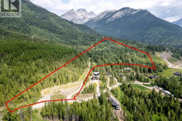 126 Burma Road, Fernie, BC V0B1M0 Photo 4