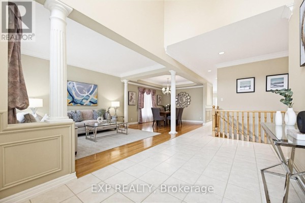 Kitchen - 126 Carmela Avenue, Richmond Hill, ON L4E2V6 Photo 5