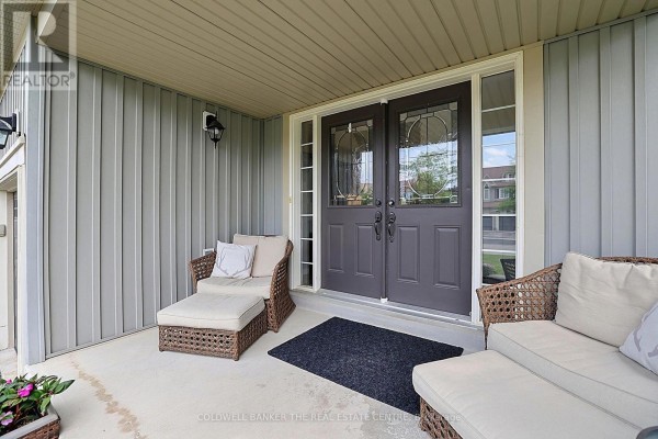 Eating area - 126 Donald Stewart Crescent, East Gwillimbury, ON L0G1M0 Photo 5