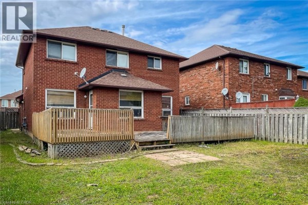 4pc Bathroom - 126 Fairington Crescent, Hamilton, ON L8E3N4 Photo 5