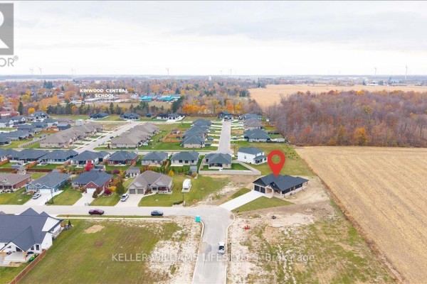 Recreational, Games room - 126 Fraser Crescent, Lambton Shores, ON N0N1J0 Photo 2