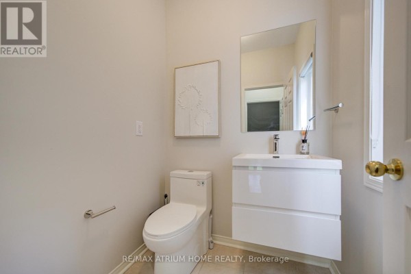 126 Hartney Drive, Richmond Hill, ON L4S0L1 Photo 4