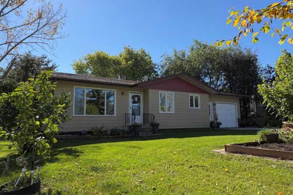Primary Bedroom - 126 Helena Street, Shoal Lake, MB R0J1Z0 Photo 5