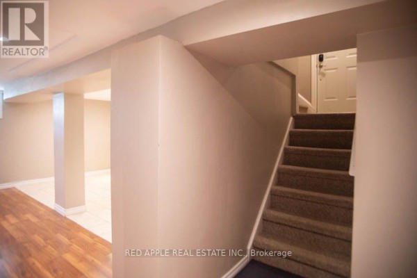 Bedroom 2 - 126 Longford Drive, Newmarket, ON L3Y2Y5 Photo 4