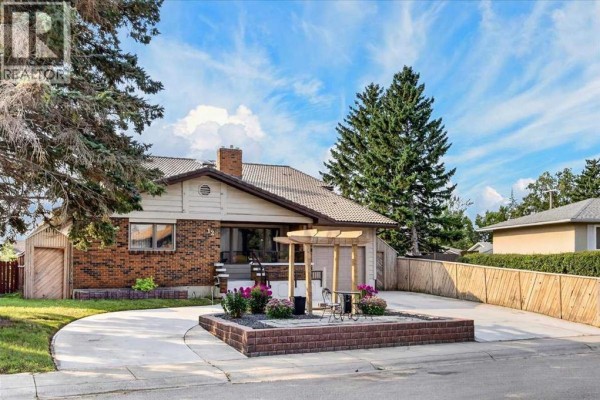 Family room - 126 Marbrooke Circle Ne, Calgary, AB T2A2W6 Photo 2