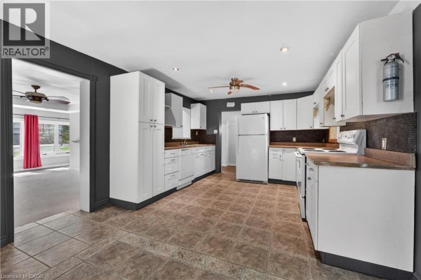 Bonus Room - 126 Mountain Street, Grimsby, ON L3M4E7 Photo 5