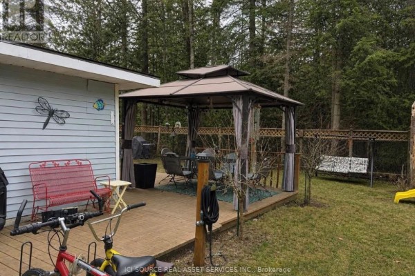 126 Pinecrest Avenue, Wasaga Beach, ON L9Z1X3 Photo 3