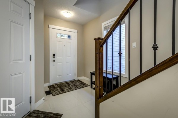 Dining room - 126 Radcliffe Wd, Fort Saskatchewan, AB T8L0M6 Photo 2